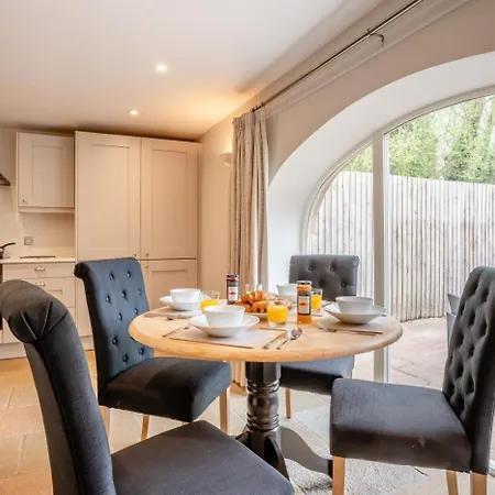 2 Bed In Oc-m30355 *