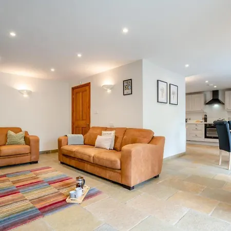 2 Bed In Oc-m30355 別荘