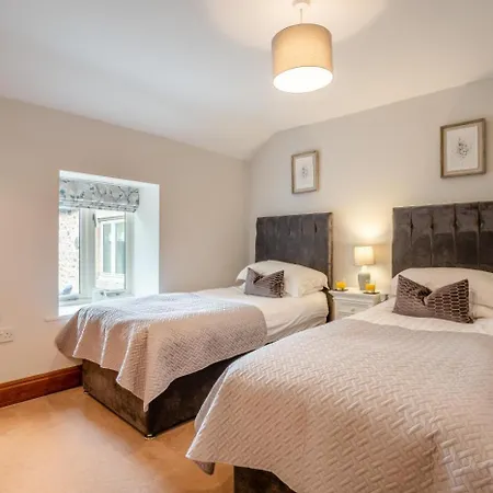 2 Bed In Oc-m30355 *